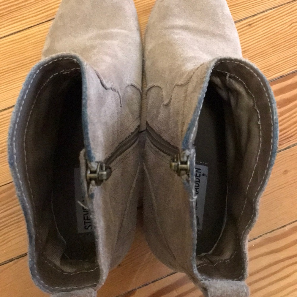 Steve Madden taupe suede “hipster” bootie - Picture 3 of 6
